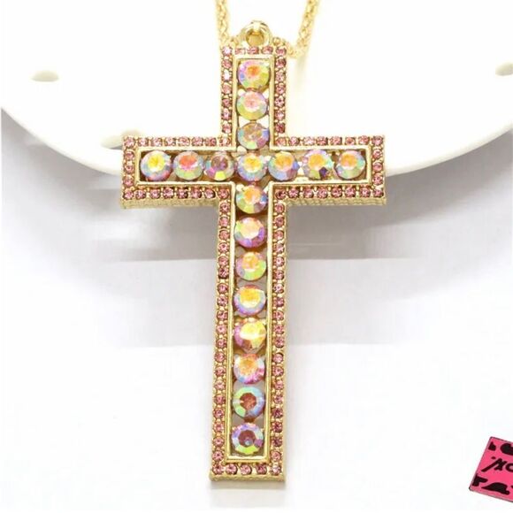 Gorgeous Gold Cross Necklace - Picture 4 of 4